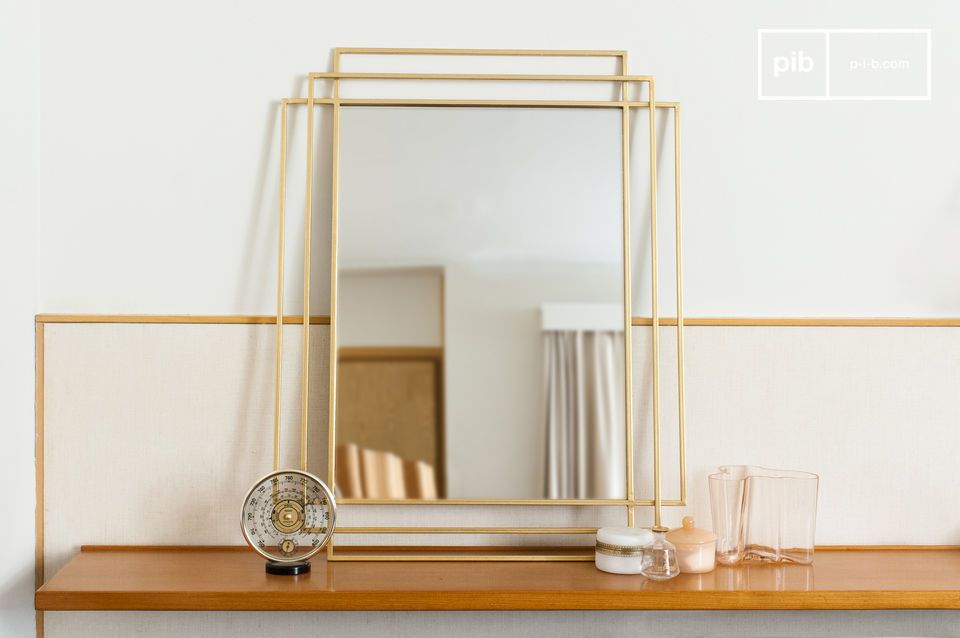 Espejo dorado Alma - Un gran espejo rectangular inspirado