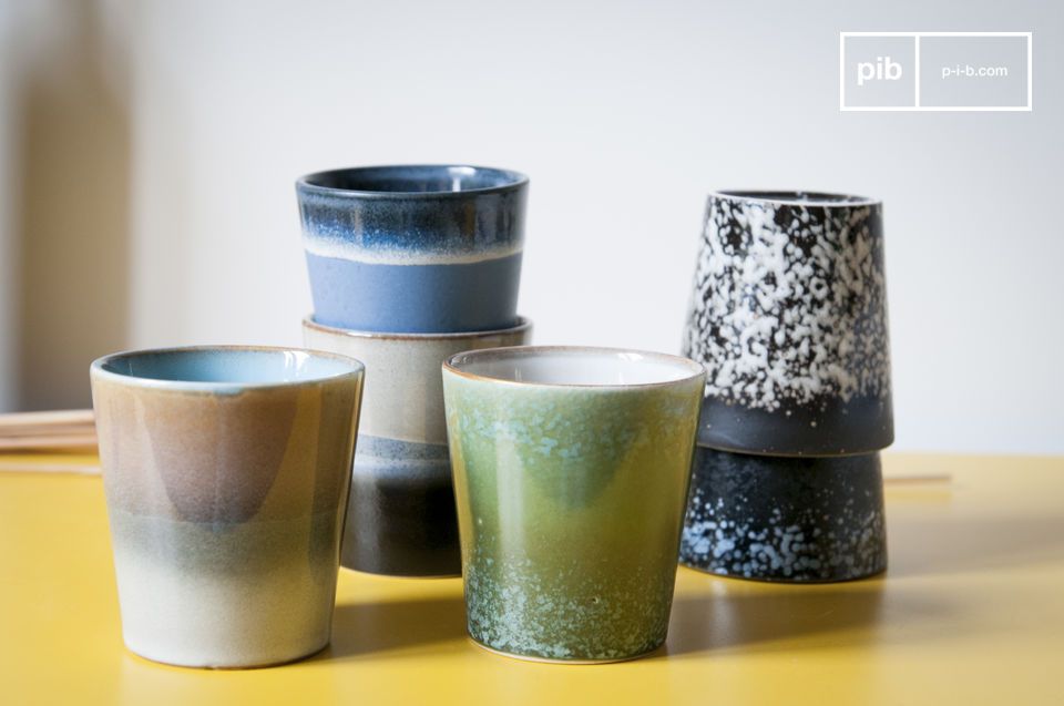 Un conjunto de 6 tazas de cerámica que obtiene su estilo de los platos de los años 70